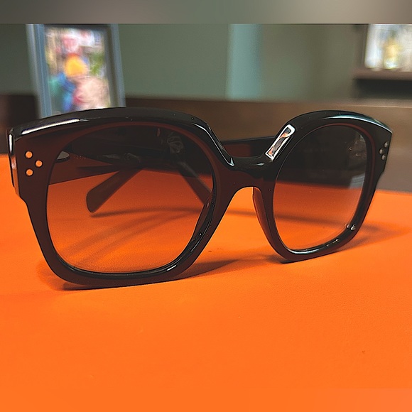CELINE OVERSIZED SUNGLASSES IN ACETATE
BLACK - Picture 1 of 5